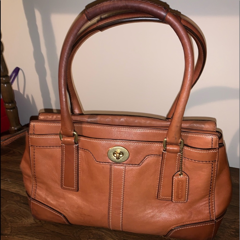Coach “Hampton Leather”  Turnlock Satchel